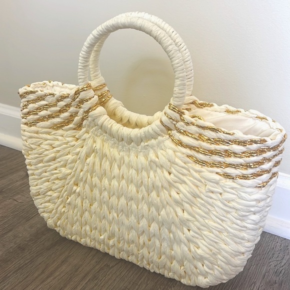 Luxury Basket Weave Handbag Cream with Gorgeous Metallic Gold Detail - BRAND NEW - Picture 5 of 9